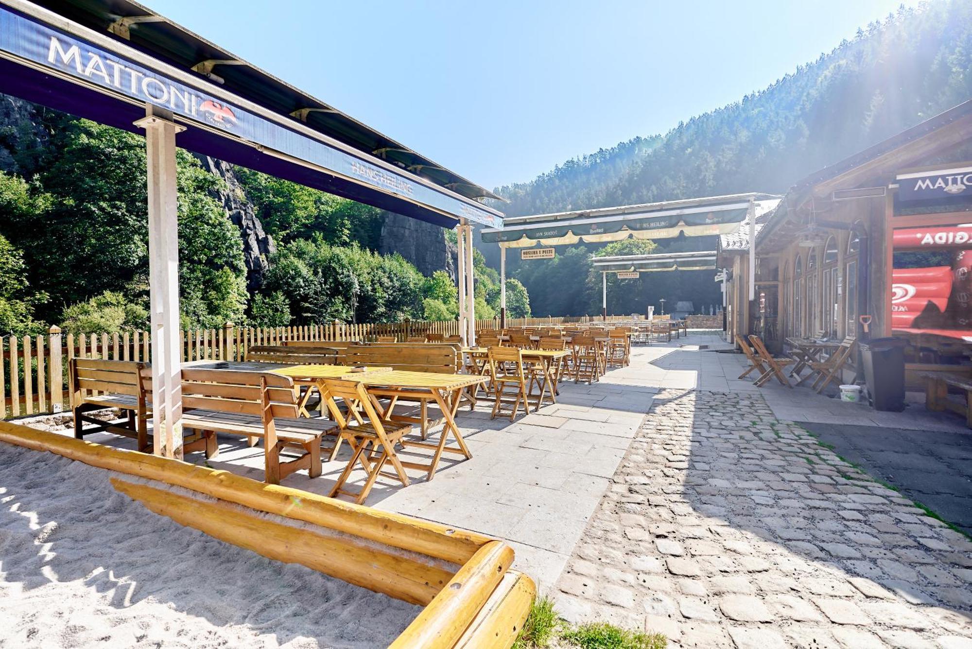 Apartmany Svatosske Skaly Локет Экстерьер фото
