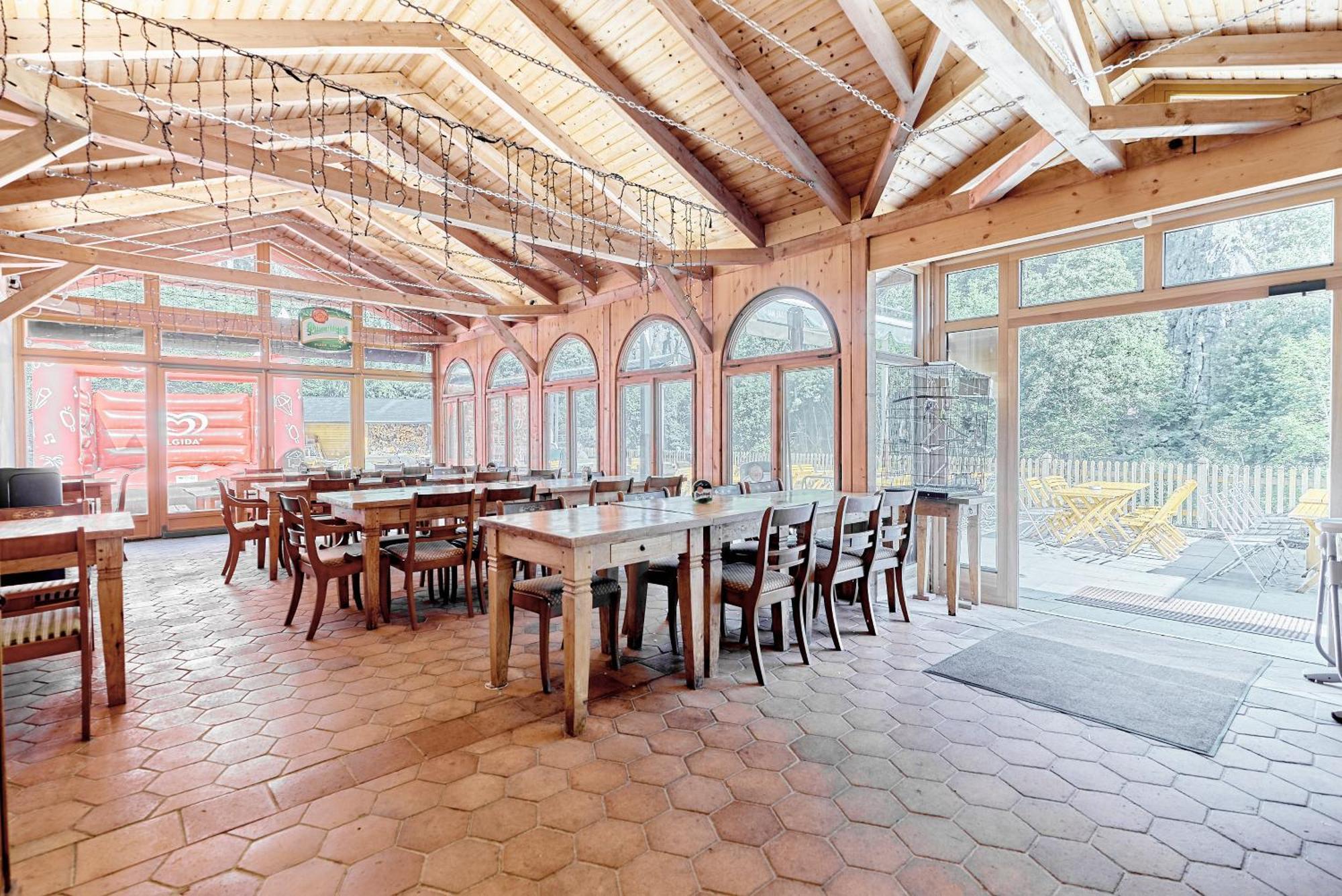 Apartmany Svatosske Skaly Локет Экстерьер фото