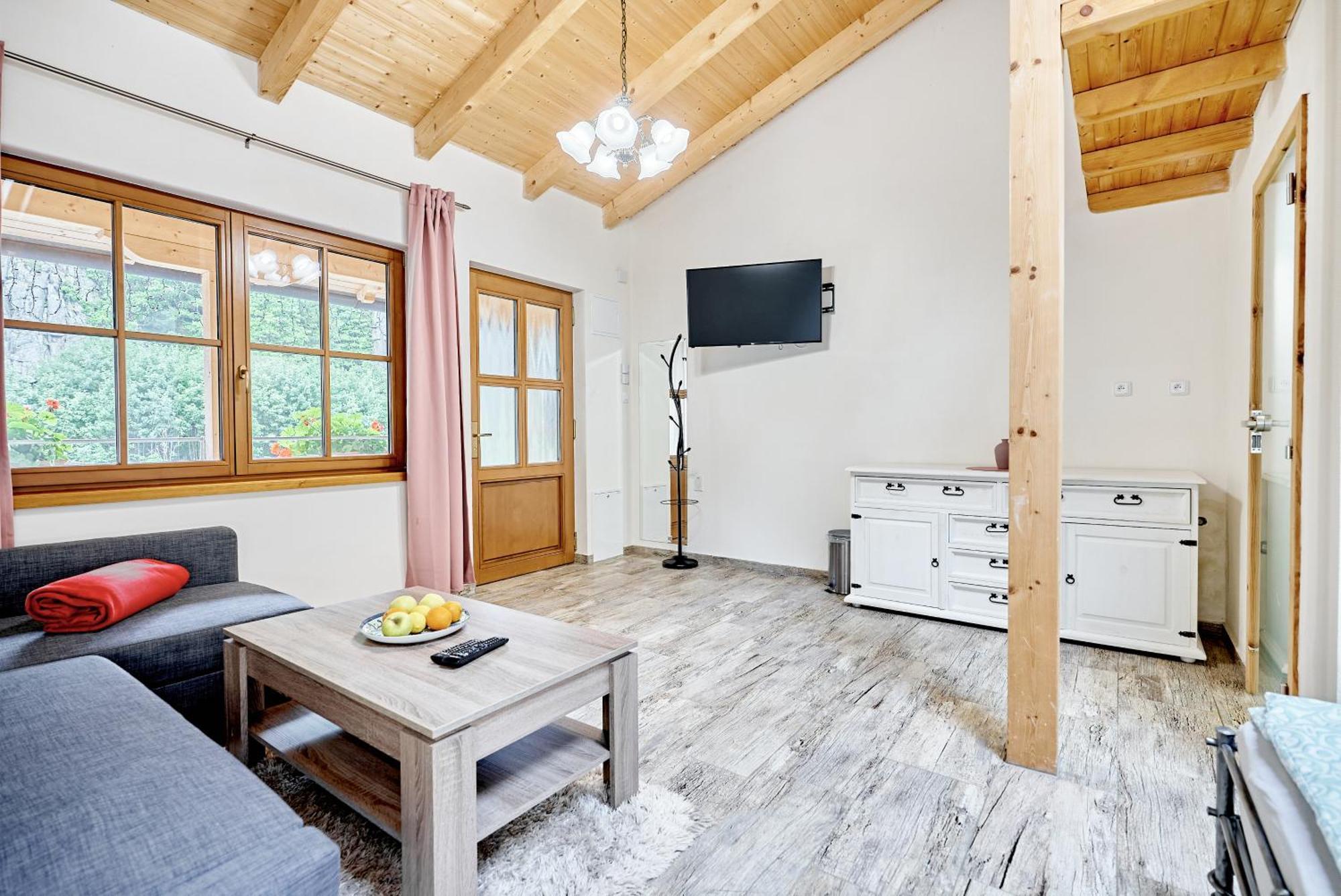 Apartmany Svatosske Skaly Локет Экстерьер фото