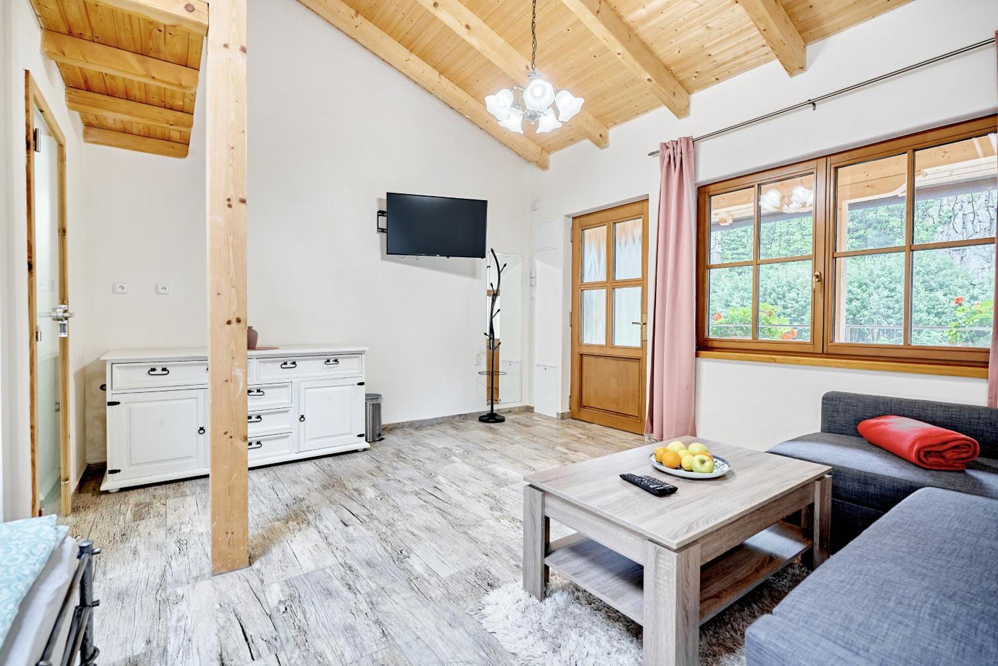 Apartmany Svatosske Skaly Локет Экстерьер фото