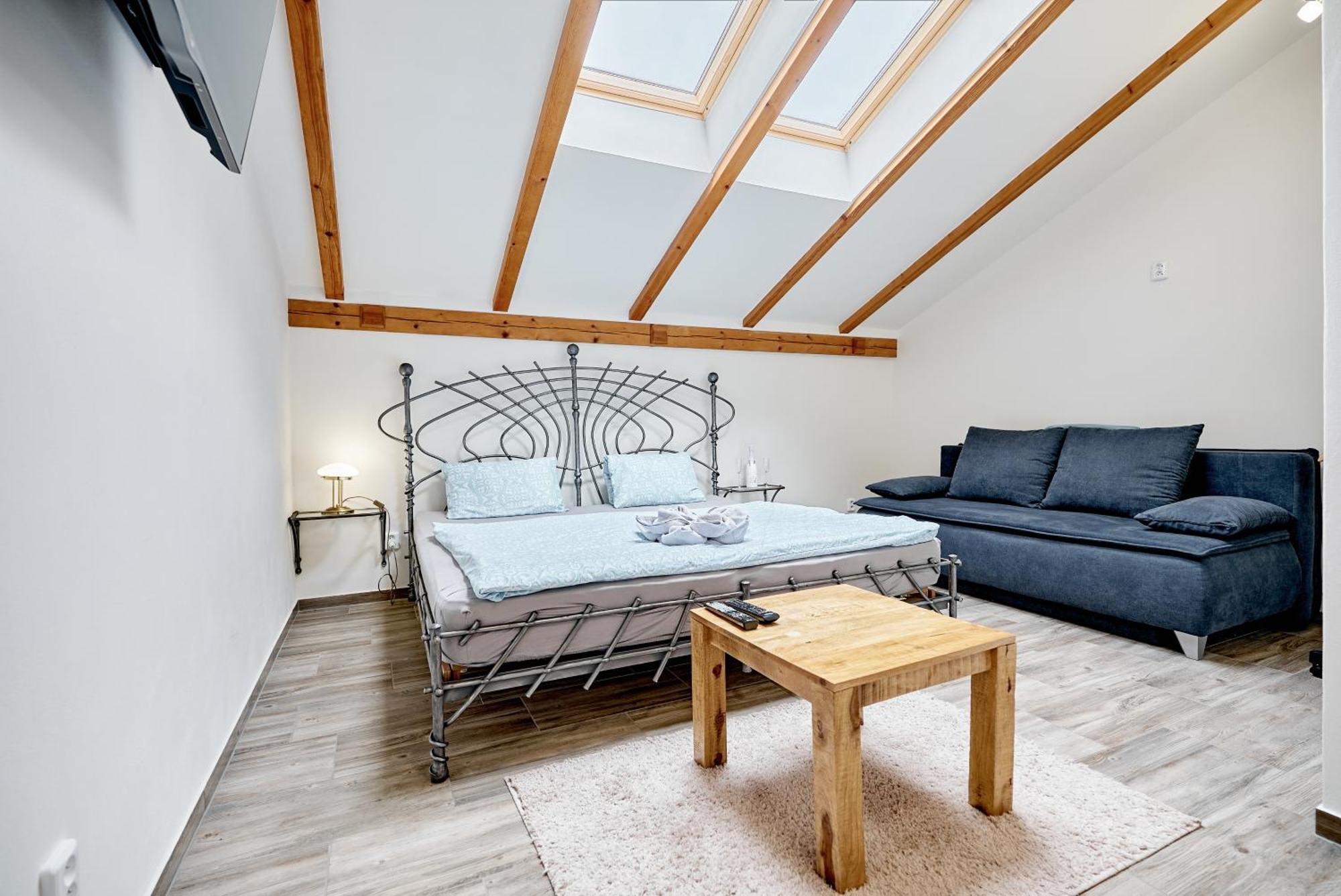 Apartmany Svatosske Skaly Локет Экстерьер фото