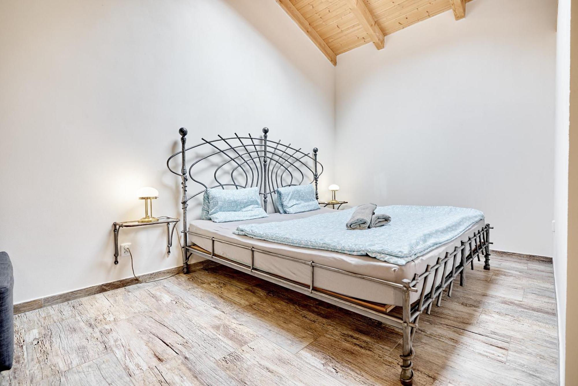 Apartmany Svatosske Skaly Локет Экстерьер фото